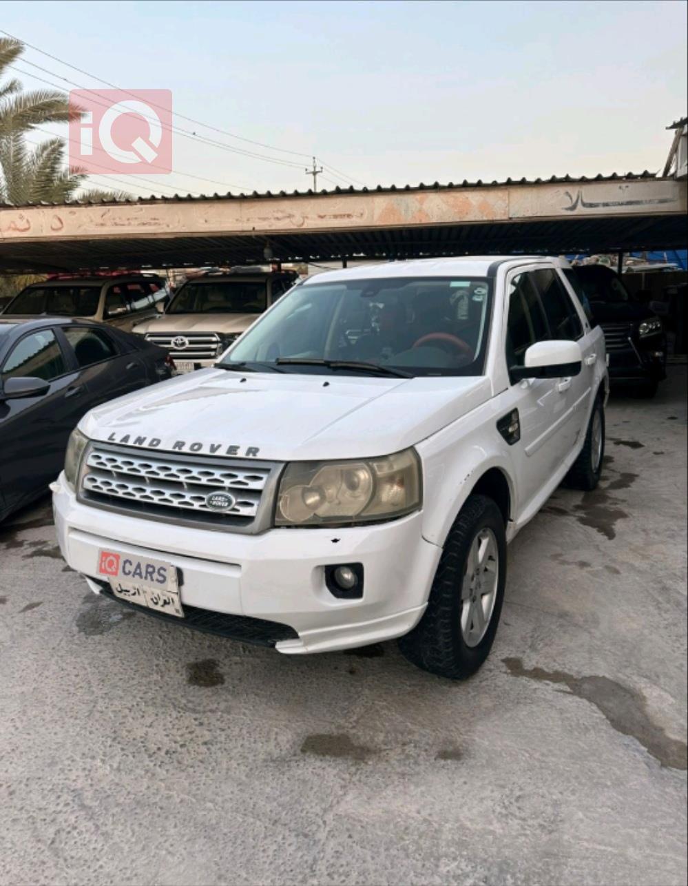 لاند روفر LR2